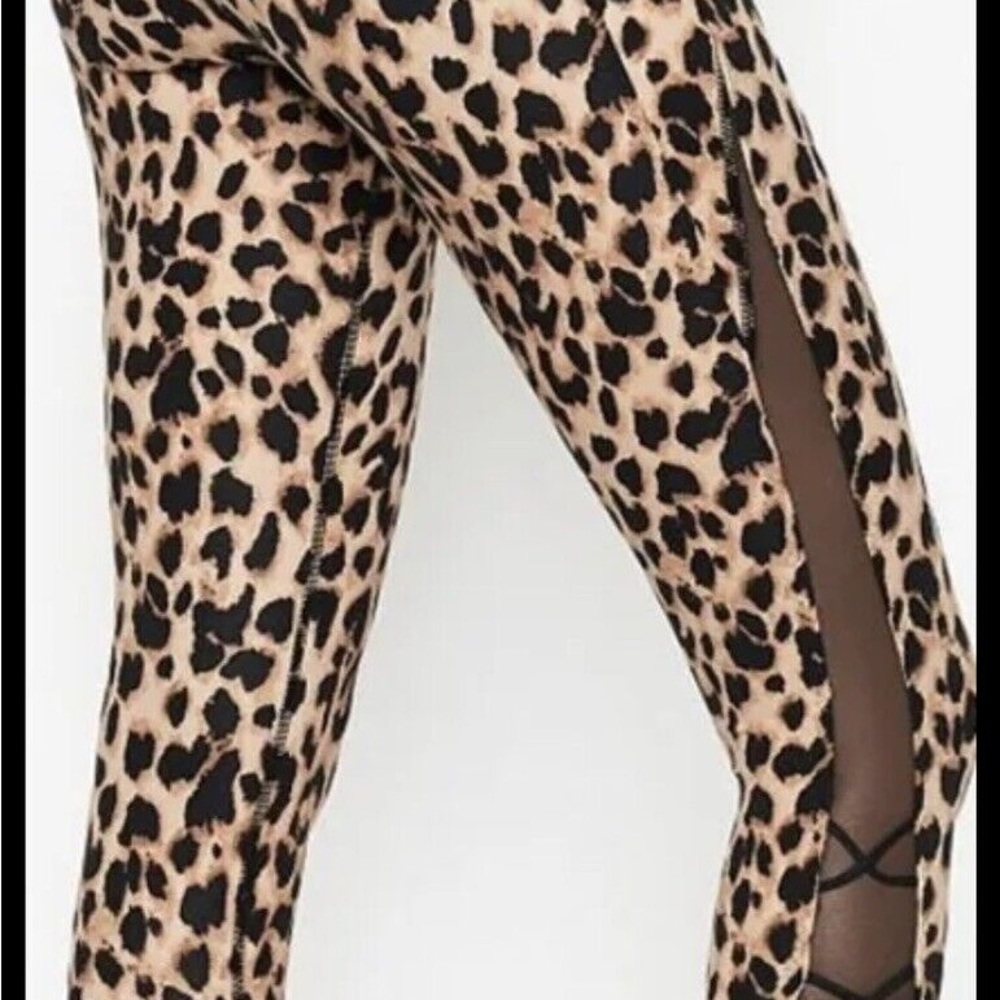 Victoria’s Secret VSX leopard leggings medium